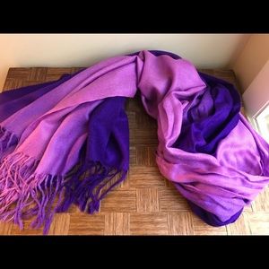 🌸 2/$15 🌸 Purple ombré wrap